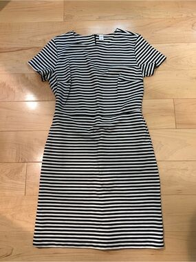 Old Navy B/W Striped Ponte Knit Short Sleeve Dress | Medium